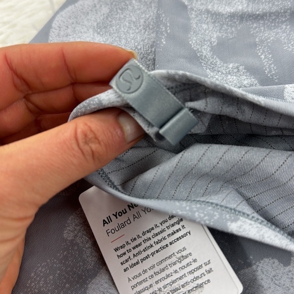 NWT Lululemon All You Need Scarf Heritage Speckle Camo Jacquard Rhino Grey - Picture 3 of 4